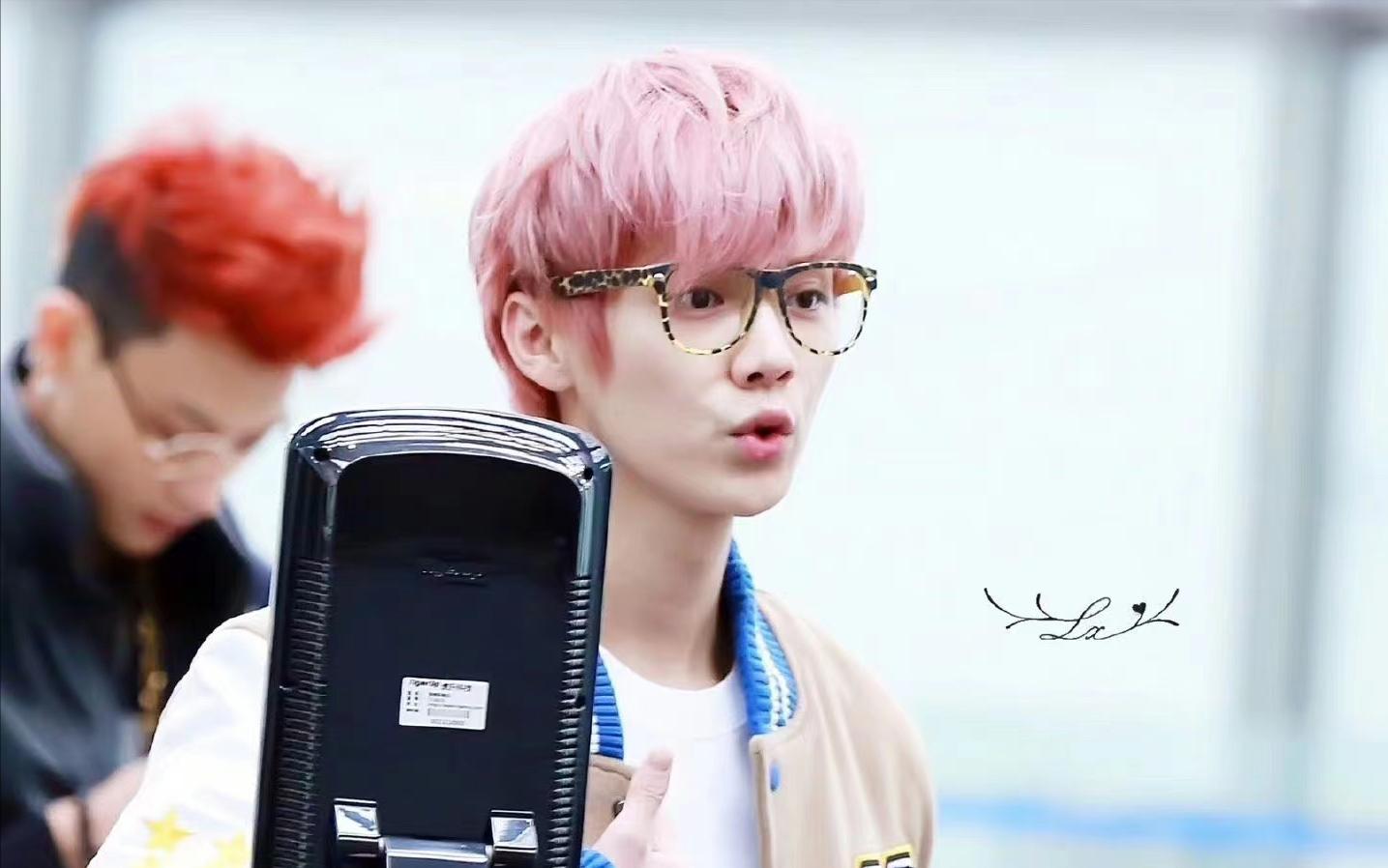 Luhan Dyed Her Pink Hair Causing Another Wave Of Heated Discussions Netizens A Symbol Of A