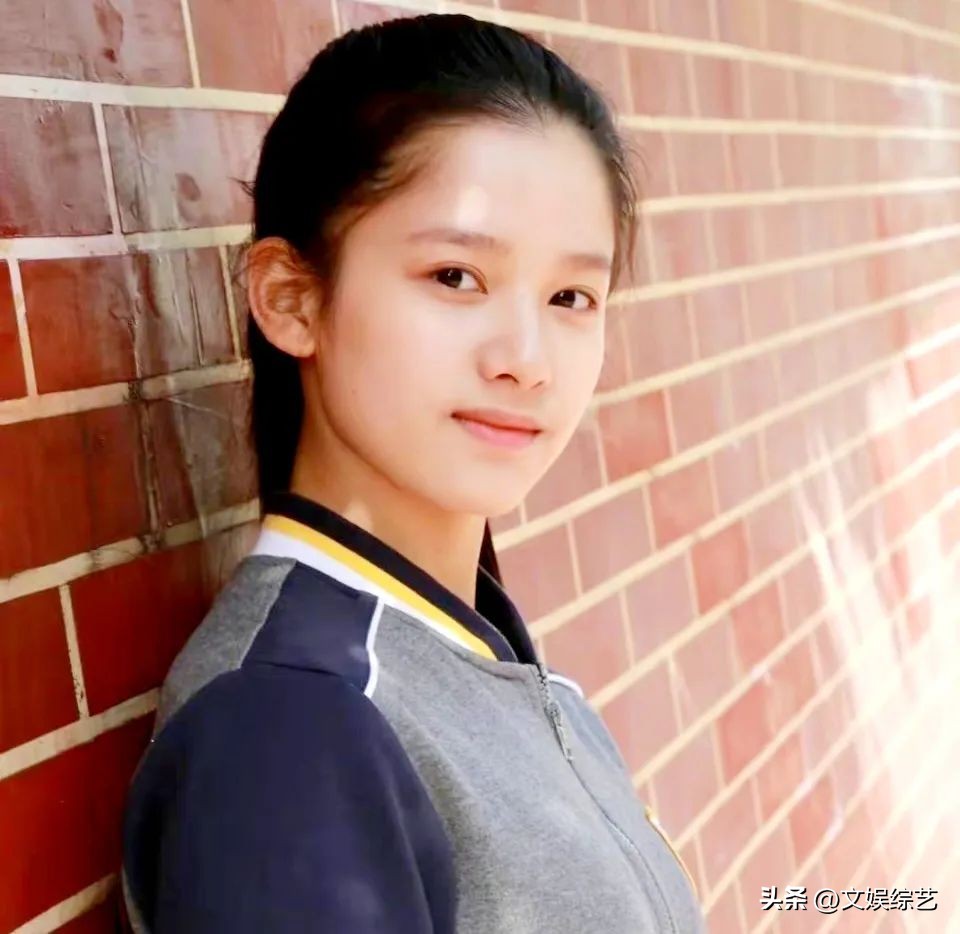 Zhang Jingyi's vegan face photos, exquisite appearance, fair and ...