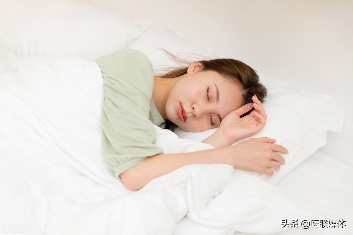 When sleeping, should the door be opened or closed? It's actually