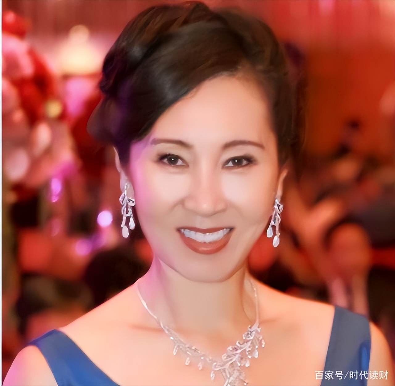 Lin Ning She helped her husband Wang Jianlin pay back 200 billion in 2