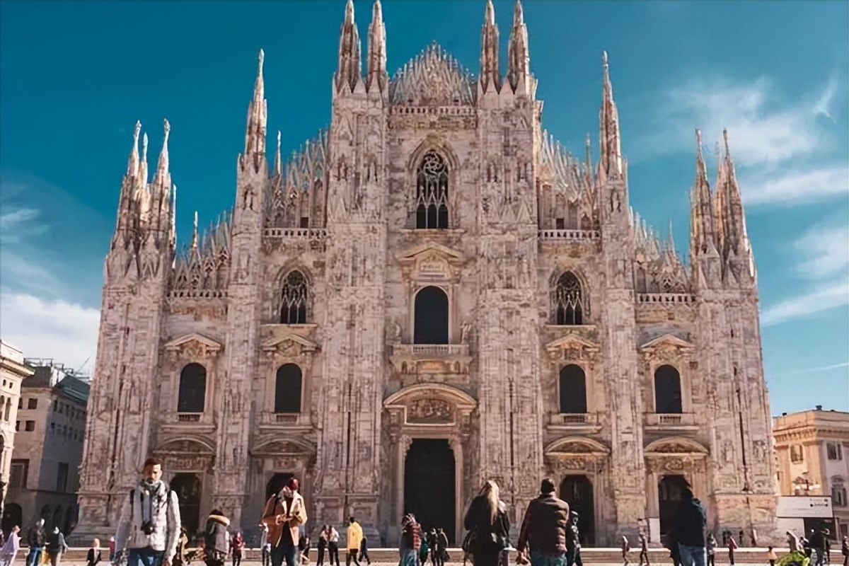 Milan Cathedral, not only a beautiful building, but also a masterpiece ...