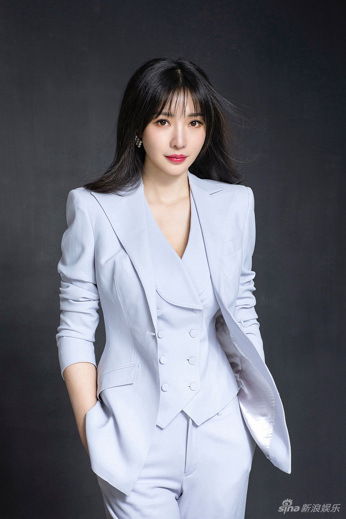 Li Yan Actor Liu Yan (actor, singer, host) - iNEWS