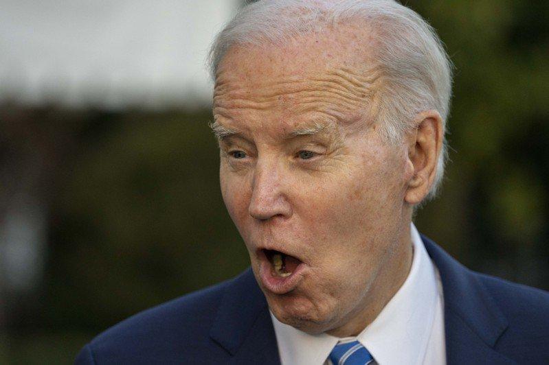 Yin Xiyue sang at the White House, Biden's "cheat sheet" exposed his