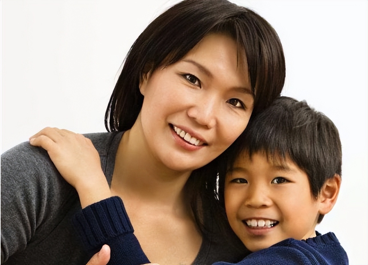 The adolescent son sleeps with his mother in the same bed, and often