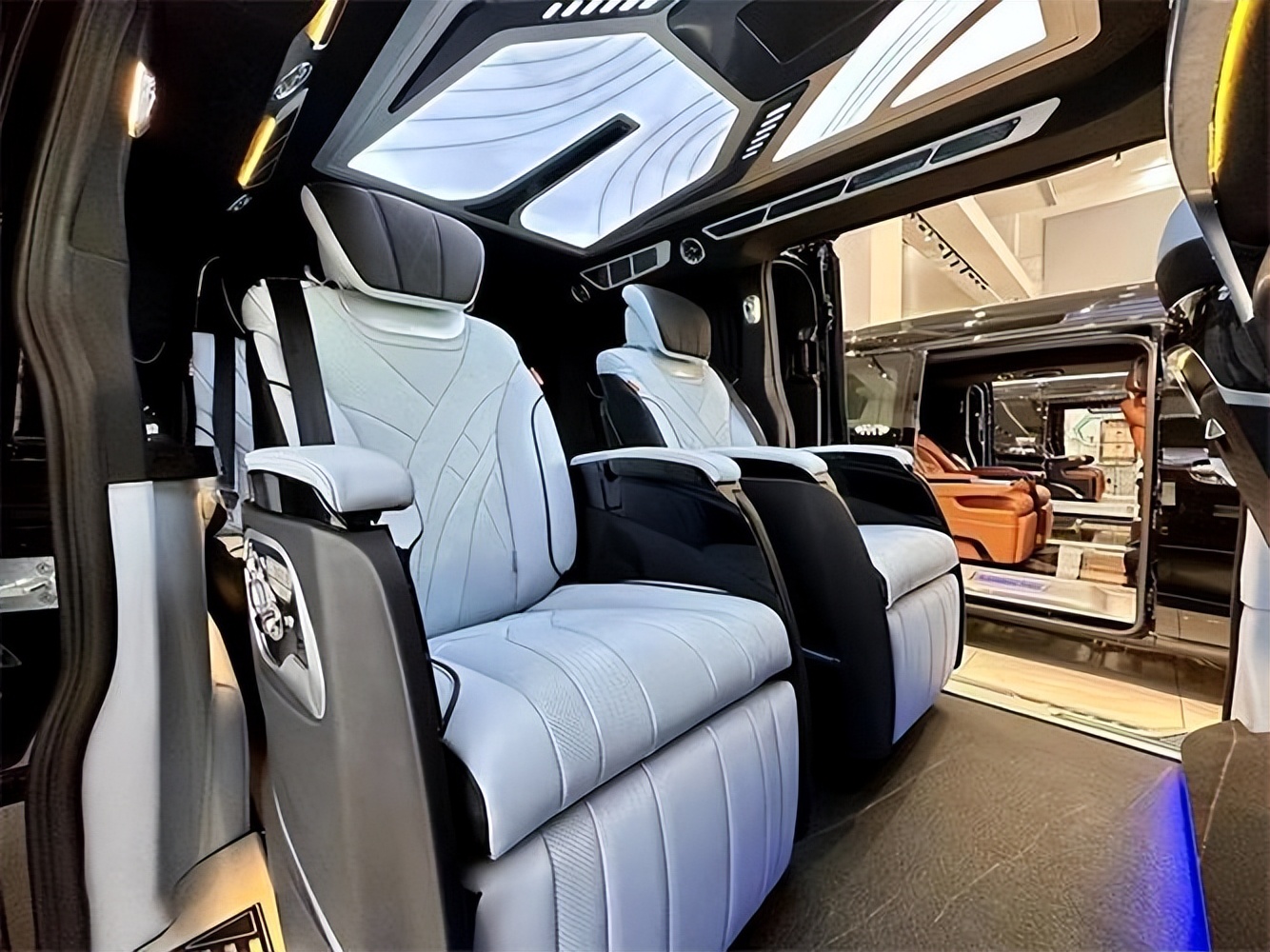 Why is there a layer of "oil" on the condom? Three things about condoms