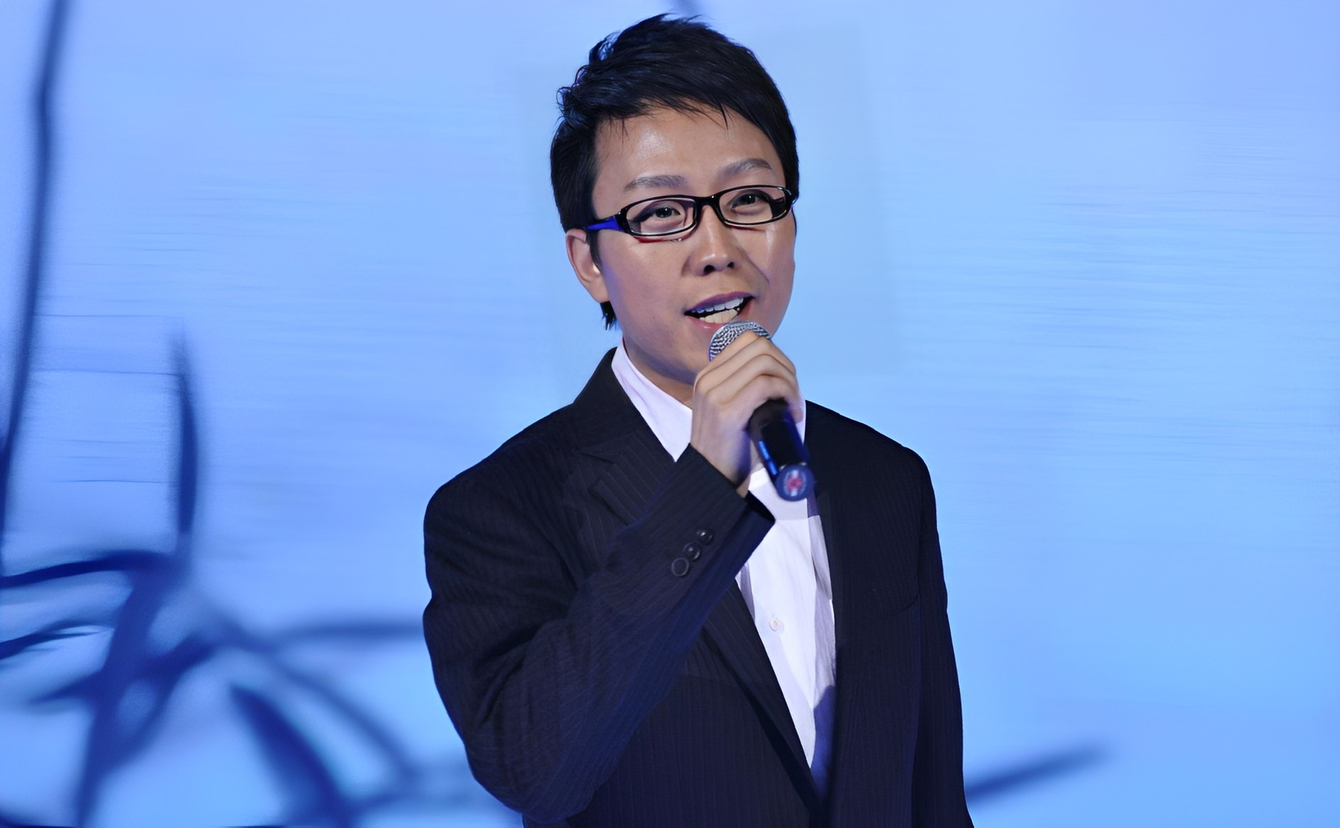 45-year-old Li Yugang is worried about his physical condition. - iMedia