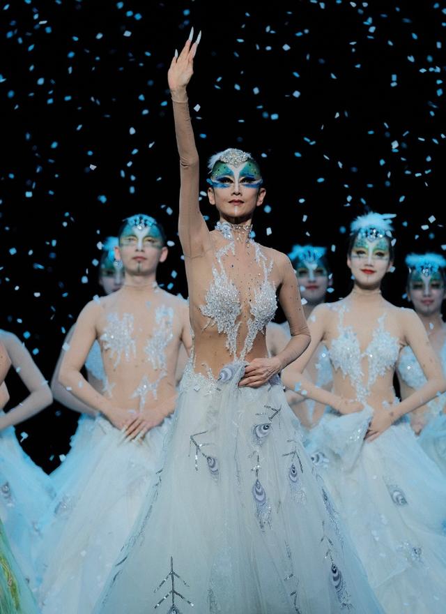 "Naked" dedicated to art? This time, Yang Liping is no longer tolerated by the world - iNEWS