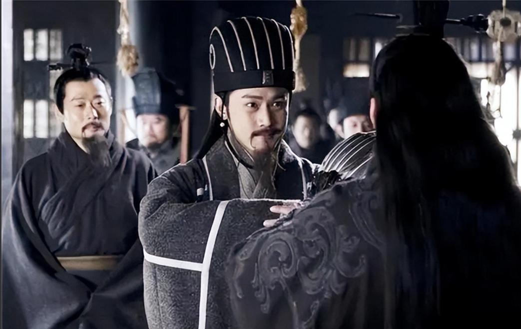 Before his death, Zhuge Liang left an undercover agent to kill the two ...