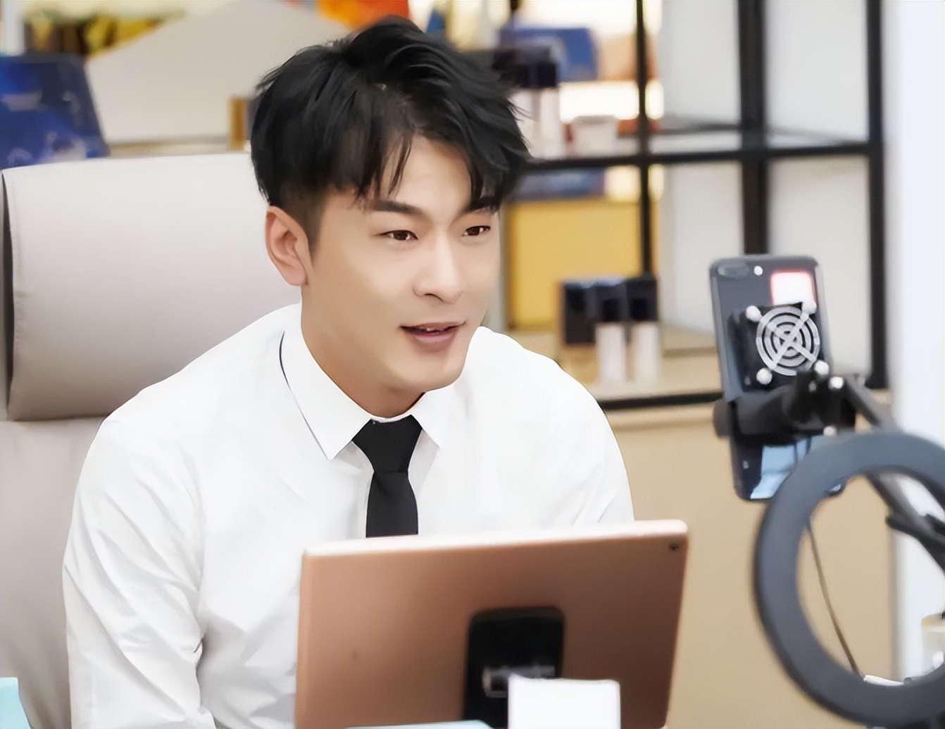 Internet celebrity in the circle reveals the inside story of Simba's ...