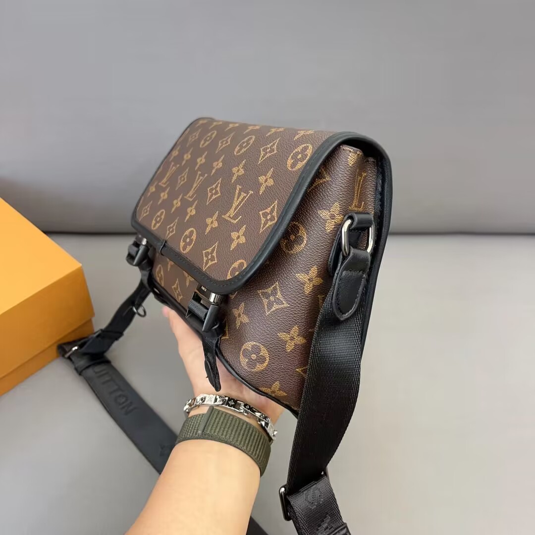 Unboxing it! Men's Shoulder Messenger Bag Louisvuitton Louis iMedia