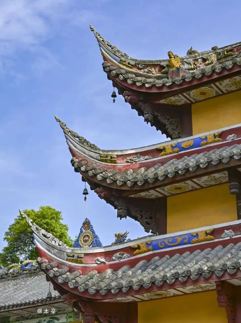 There Are Only 3 Monks In The Deserted Small Temple In Chengdu, Which 