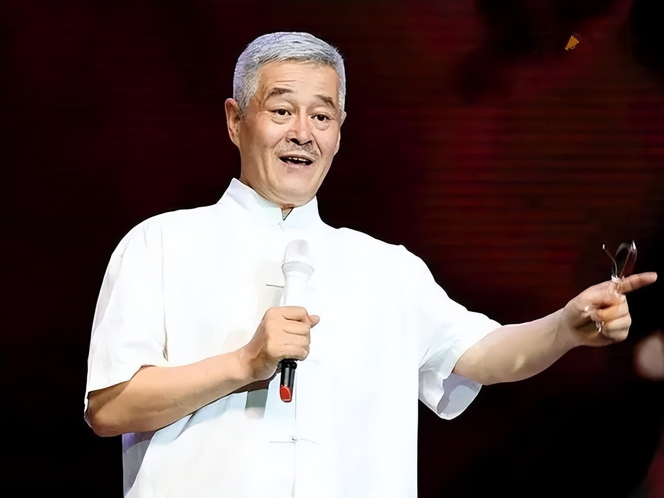 Zhao Benshan’s grandson is handsome and handsome, and Zhao Benshan