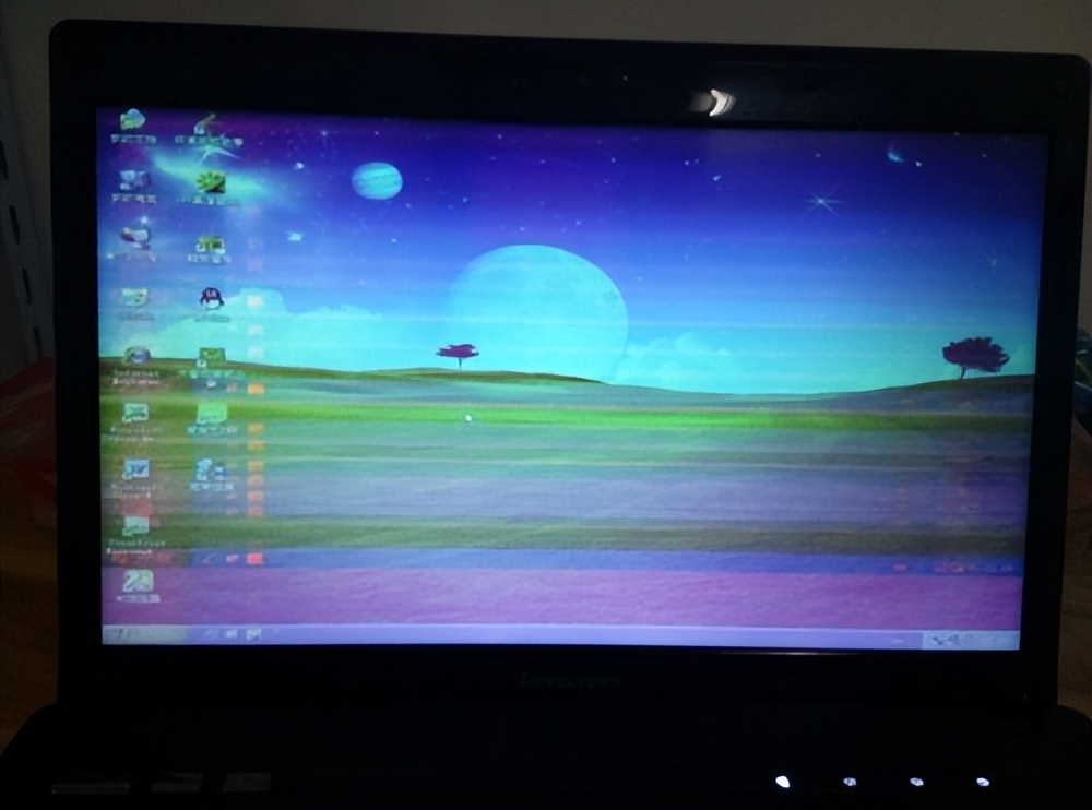 The computer screen is blurry, what is the cause?How to deal with it