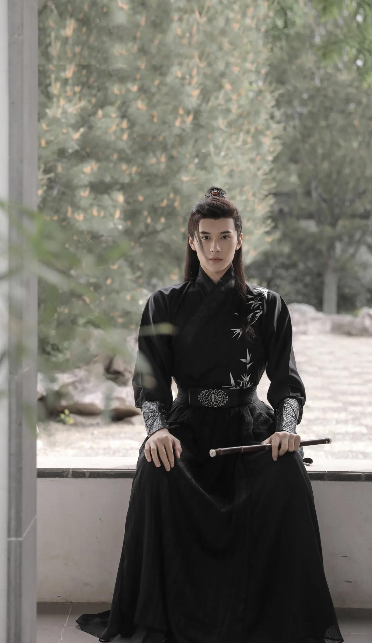 Wang Zihao Mikael is super handsome no matter ancient or modern - iNEWS