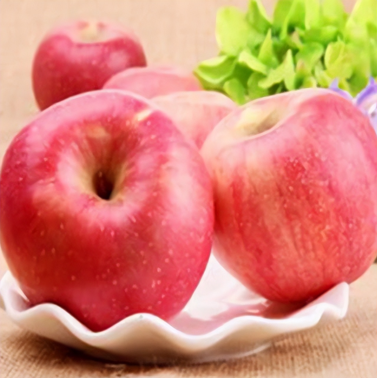 Is it easy to eat apples at night to hurt the stomach?Doctor's advice don't eat these 4 kinds