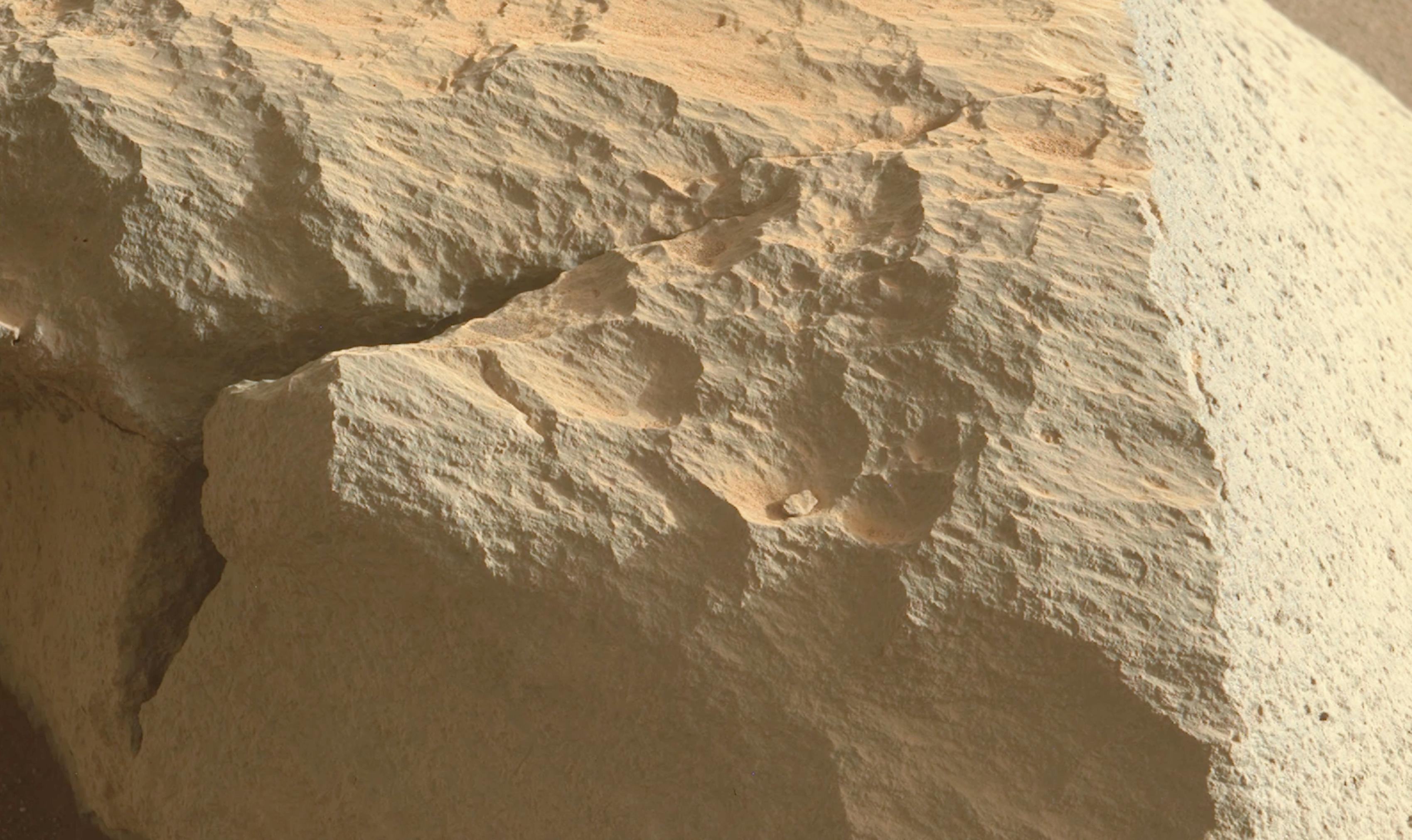 Landscapes on Mars: Perseverance spots a shiny object, and scientists ...