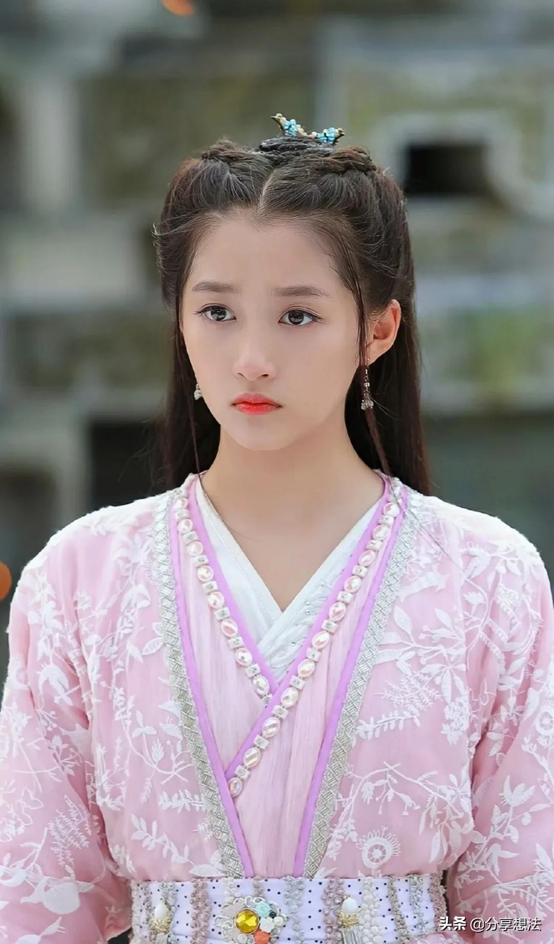 Guan Xiaotong Costume Photo ‖ Wallpaper - iNEWS