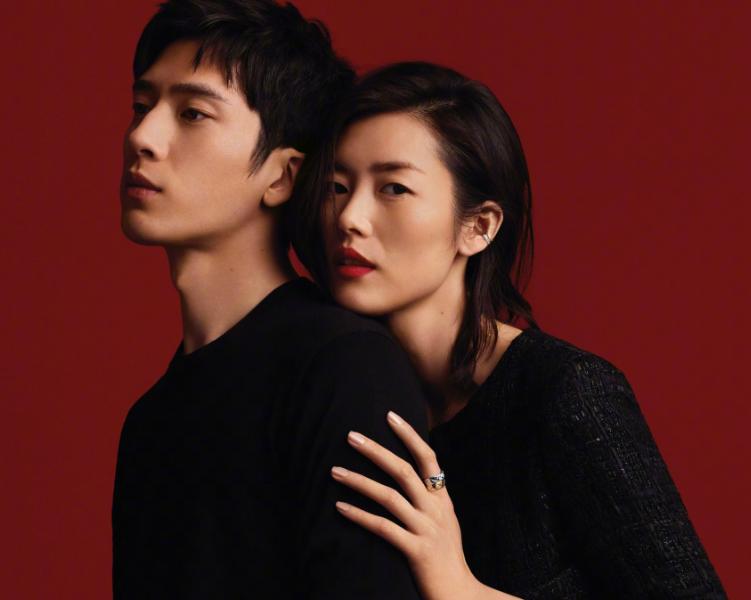 get married? Jing Boran and Liu Wen show their love in a highprofile