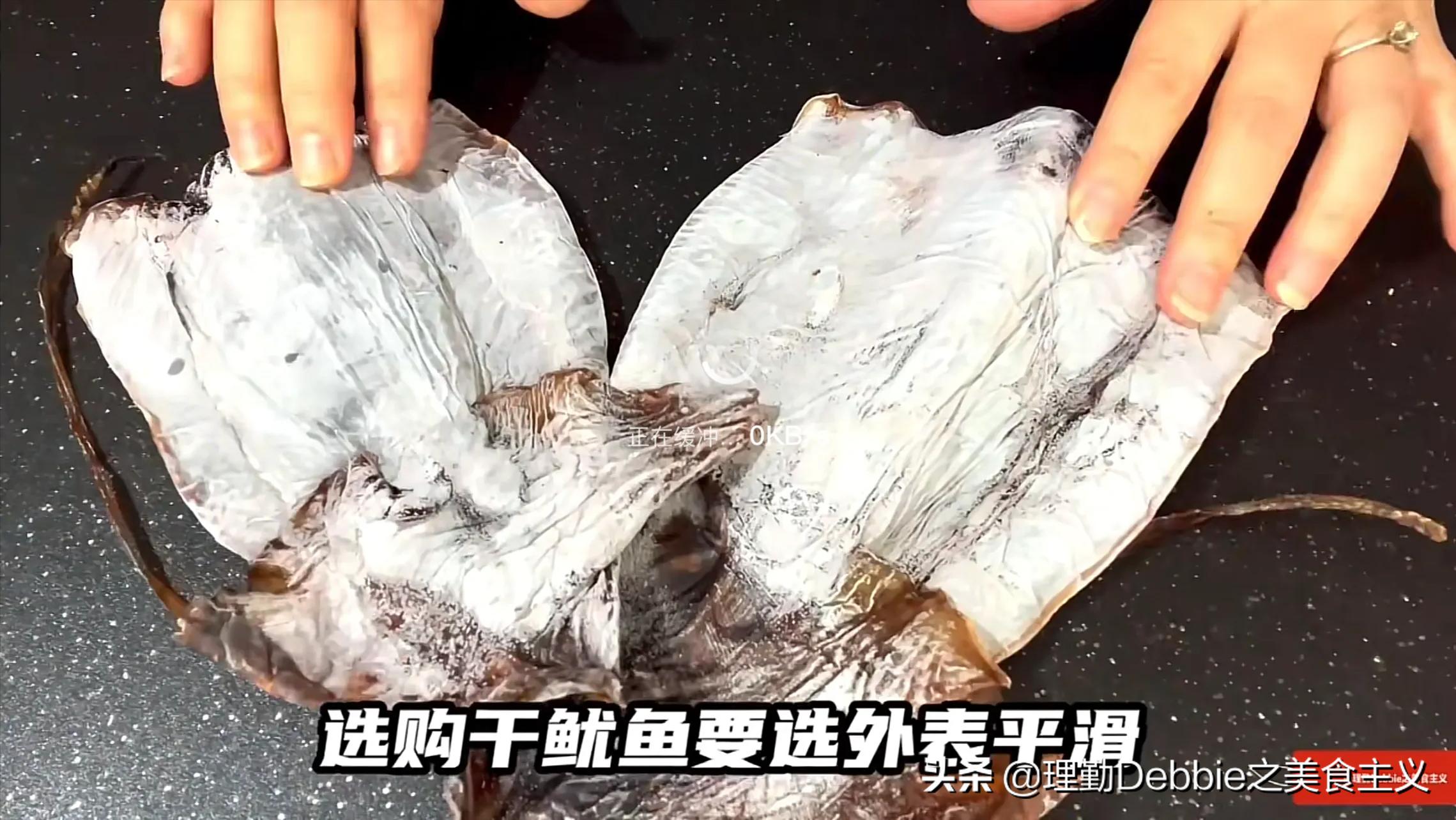 Soak dried squid and cuttlefish, avoid using alkaline water and water