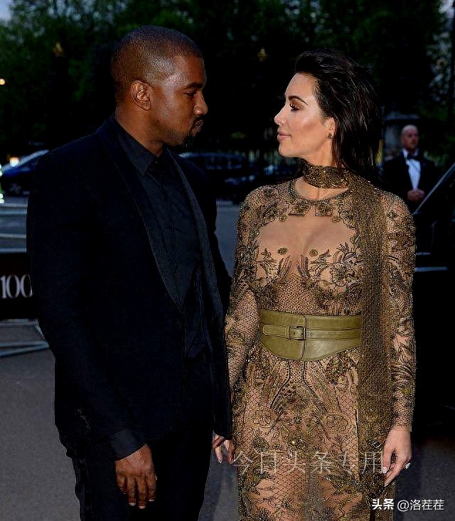 Kanye Kanye's wife's “see-through dress” bombarded the streets and ...