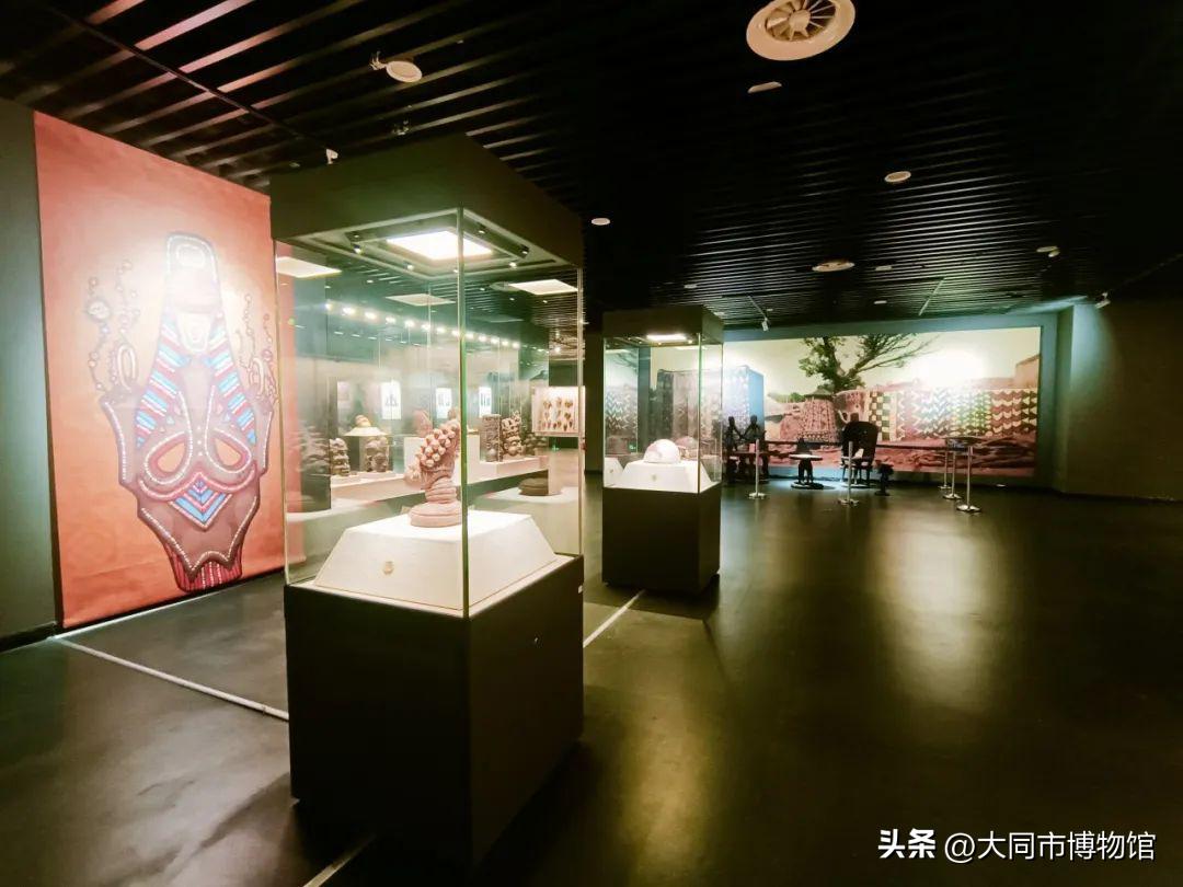 "Millions of Trees African Sculpture Art Exhibition" was held at the