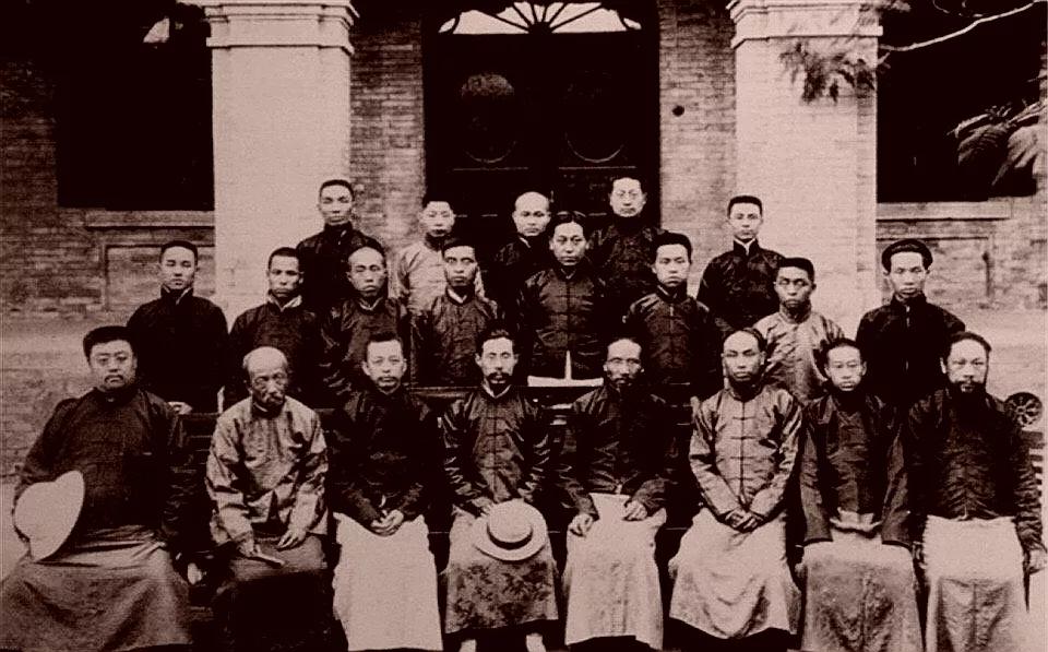 Using tricks to control tricks can break the "teapot theory" of Gu Hongming's relationship