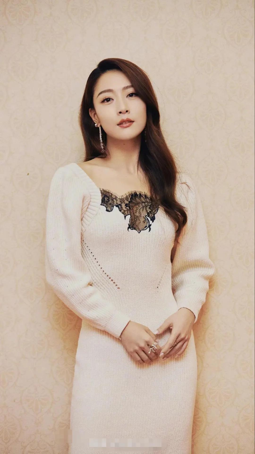 Beautiful picture of Bai Bing - iNEWS
