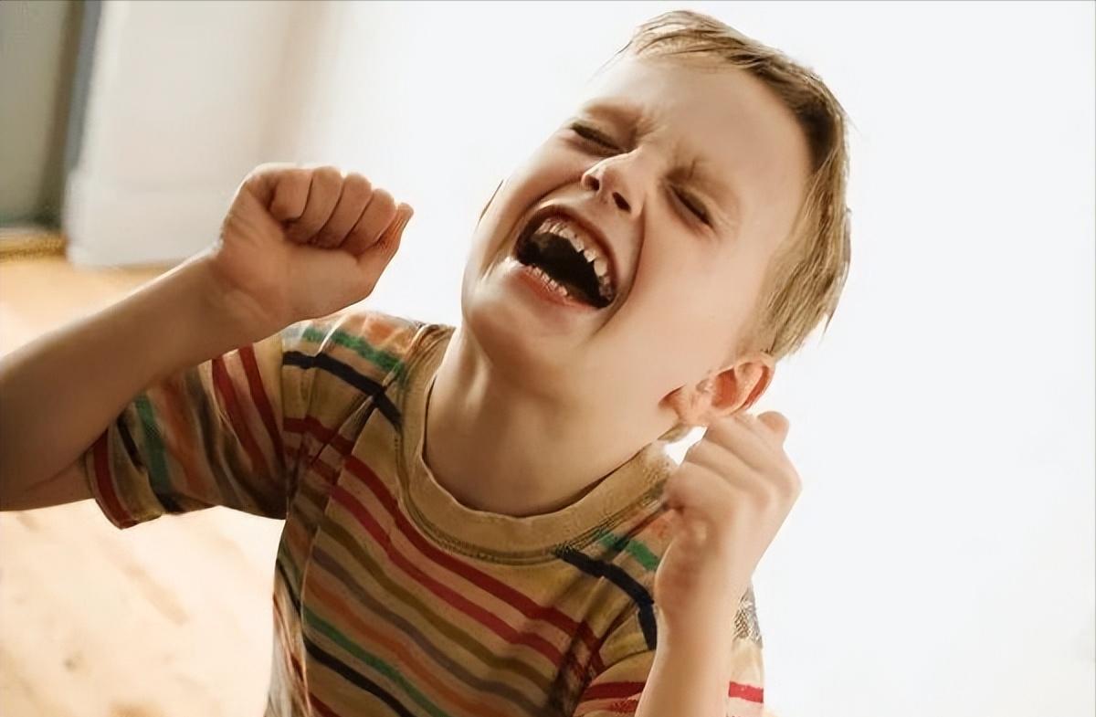 When the baby is crying, do you want to pick it up and coax it?Will it ...