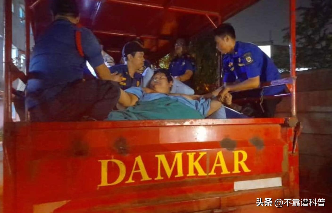 Forced to break down door only to send 300kg teen to hospital because ...