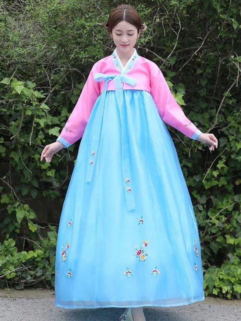 What is the difference between Chinese Hanbok and Korean Hanbok? - iNEWS