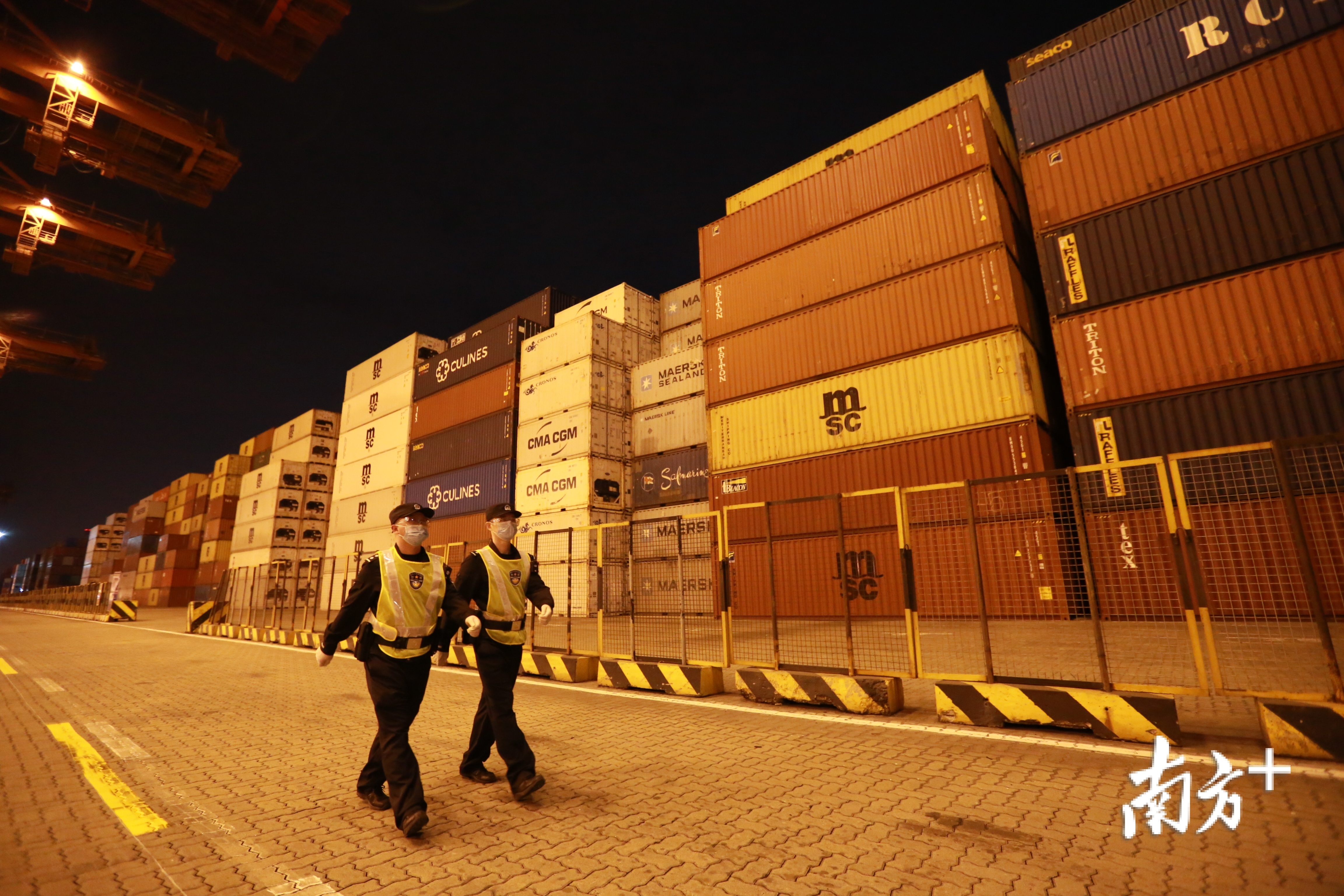 Sharing: Containers change the world, how does the Internet change ...