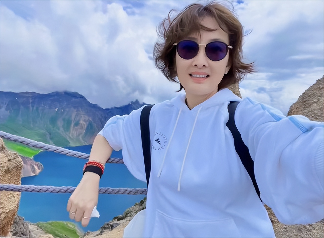 It is rare for Niu Li and her rich husband to be in the same frame ...