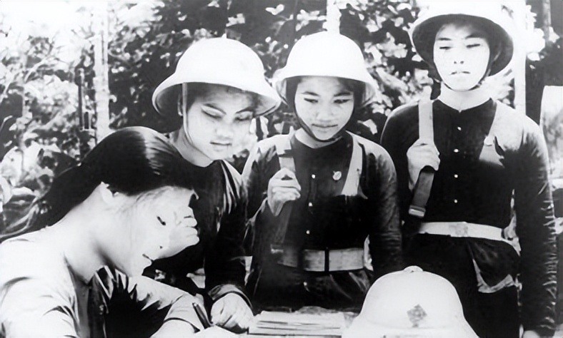 During the Vietnam War, Vietnamese female soldiers would take off their clothes directly when they were captured? What is the reason behind