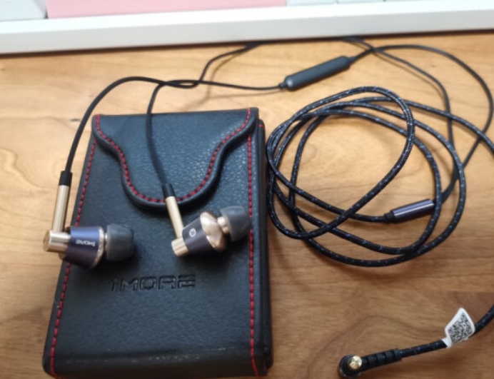 Wired headphones with better sound quality, equipped with highquality