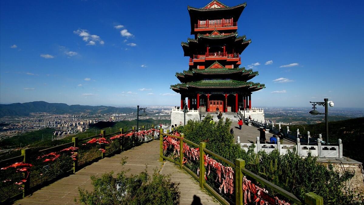 In the Ming Dynasty, there was an emperor whose superior methods were