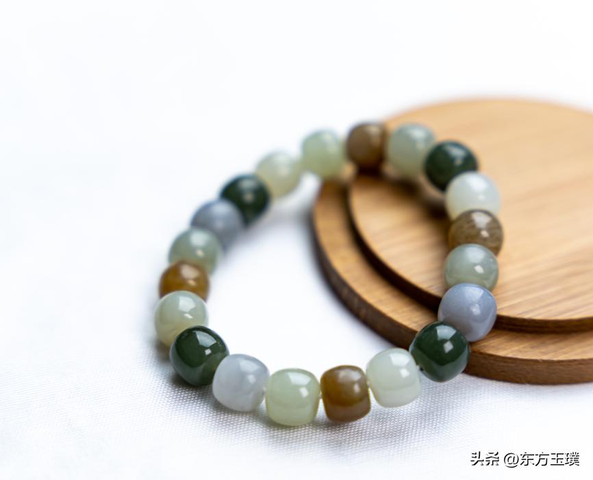 Do not wear jade bracelets!It's okay to love beauty, but it's not okay to wear it wrong iMedia