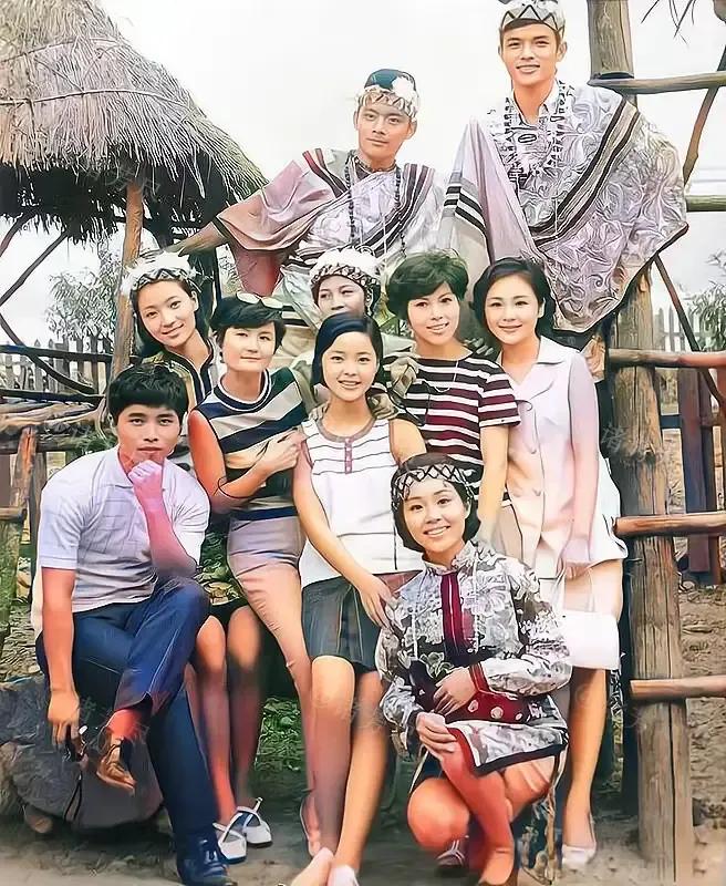 36 photos to see the world: naked porn stars, sexy female soldiers in