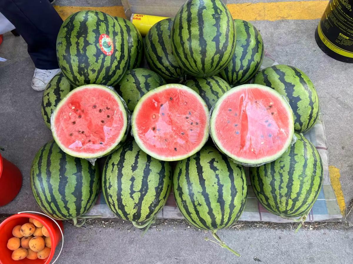 Why do fruit shops sell watermelons in half? There are so many tricks