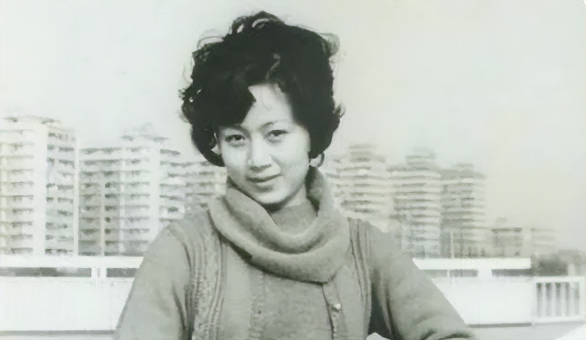 Li Hong Obradin Li Hong: Expose the