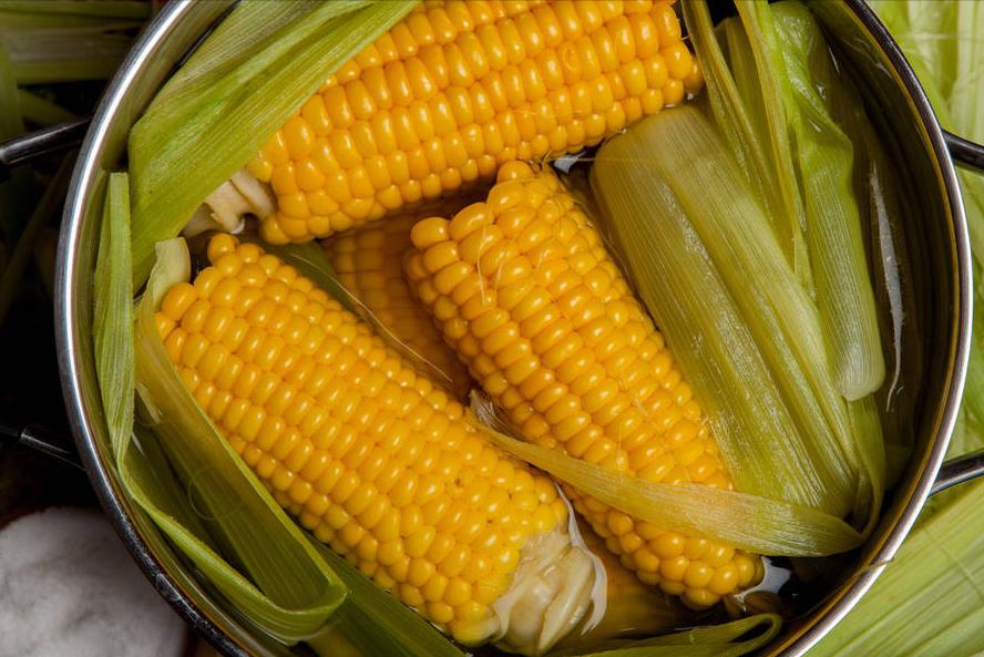 Preserve corn, cook first or just freeze?The method is right, it is