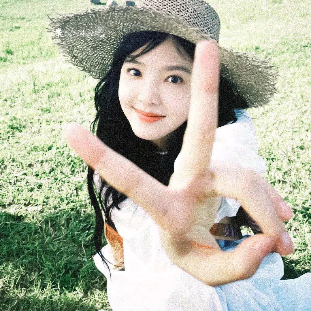 Zhang Ruonan A girl with a "first love face" full of vitality, the