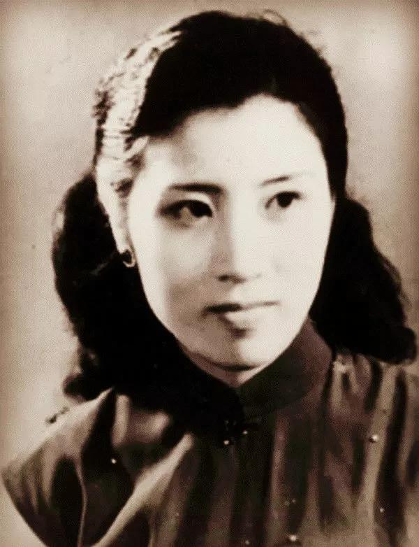 Zhang Lingfu's beloved wife Wang Yuling - iNEWS