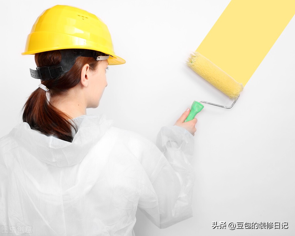 Decorate the house with latex paint. If you don't pay attention to