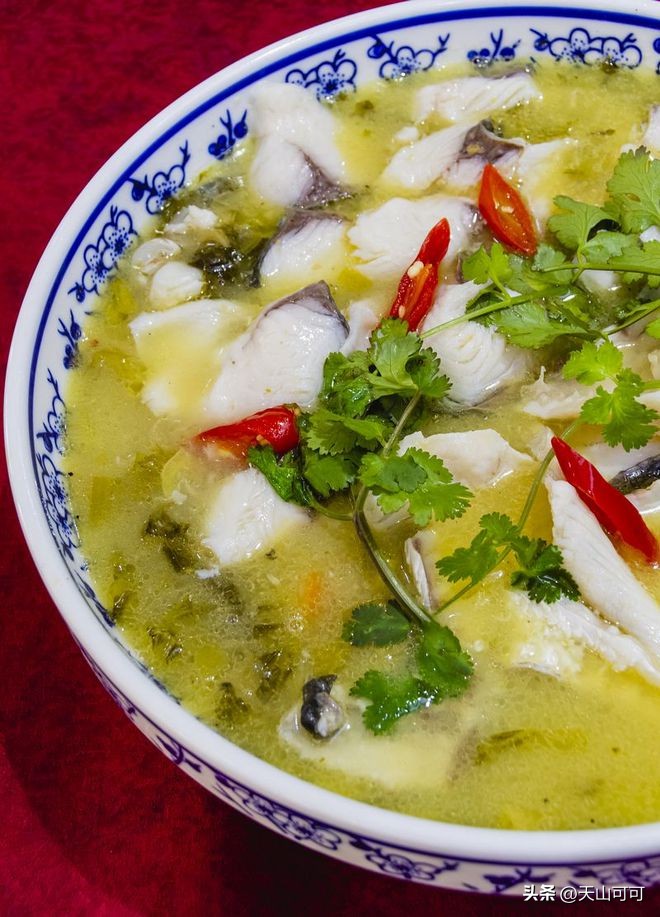 The practice and steps of authentic sauerkraut fish, the sauerkraut