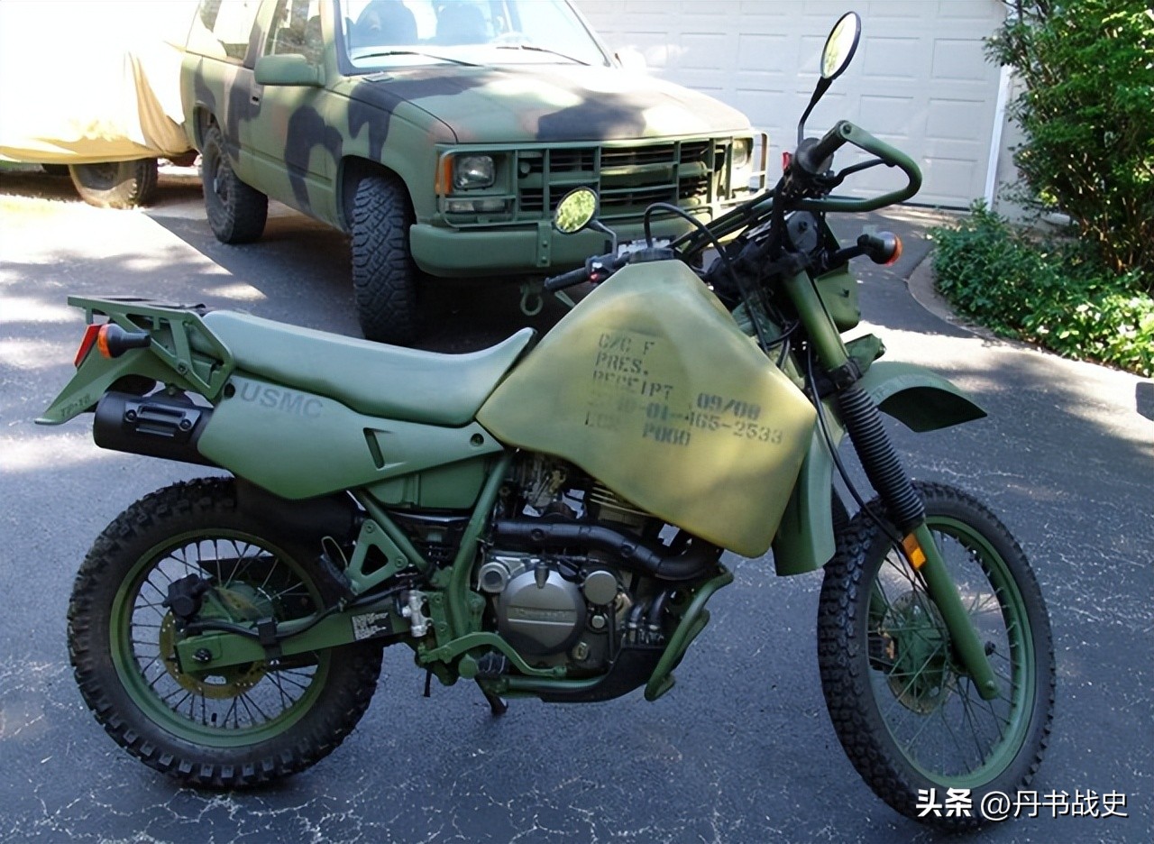 Kawasaki M1030 Military Motorcycles Kawasaki M1030, a military motorcycle modified from a civilian