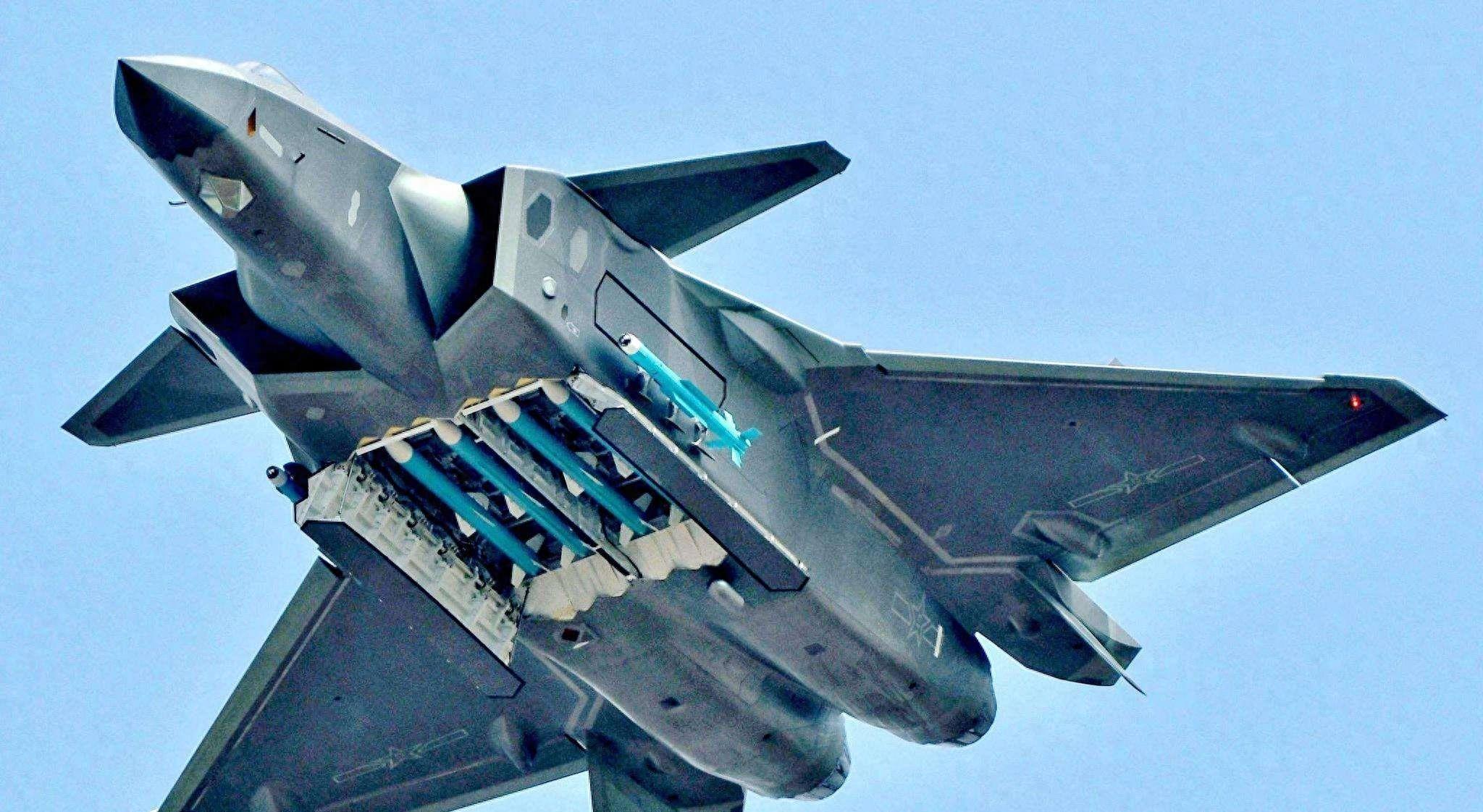 The J-20 fighter jet can only carry 6 missiles, but the American ...