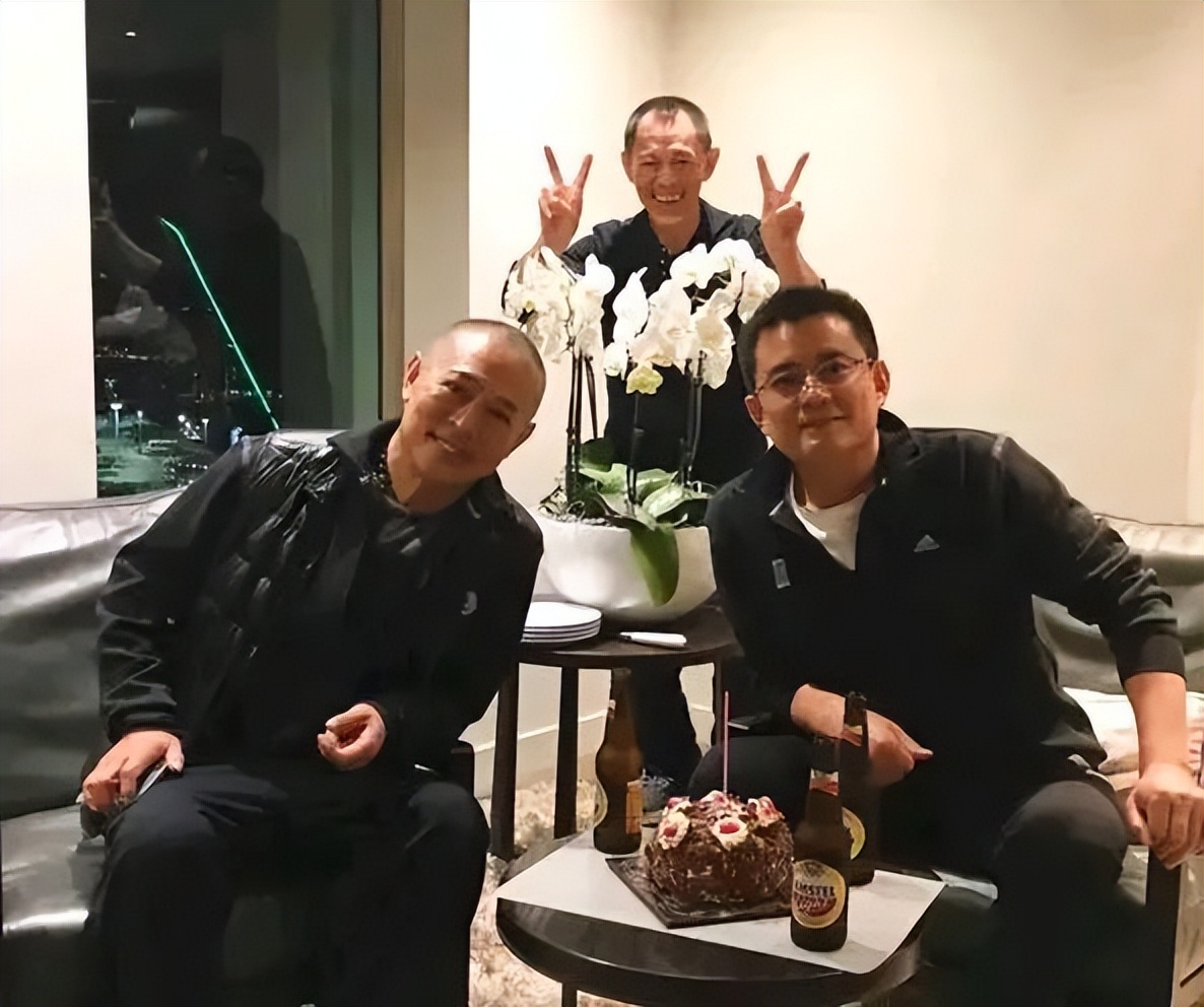 Jet Li's own film salary is over 100 million, and he gives his eldest ...