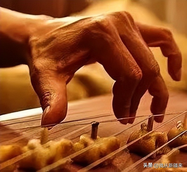 Kazakh traditional musical instruments, not only Dongbra - iMedia