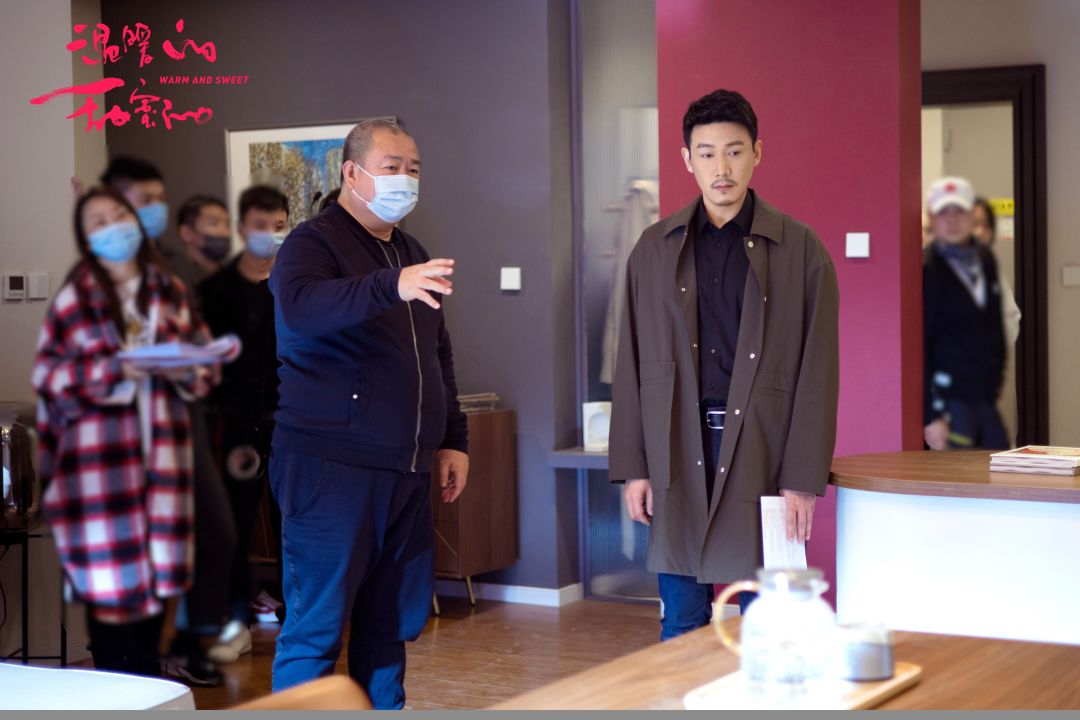 On the set of "Warm and Sweet", Lu Yi realized the magic of ...