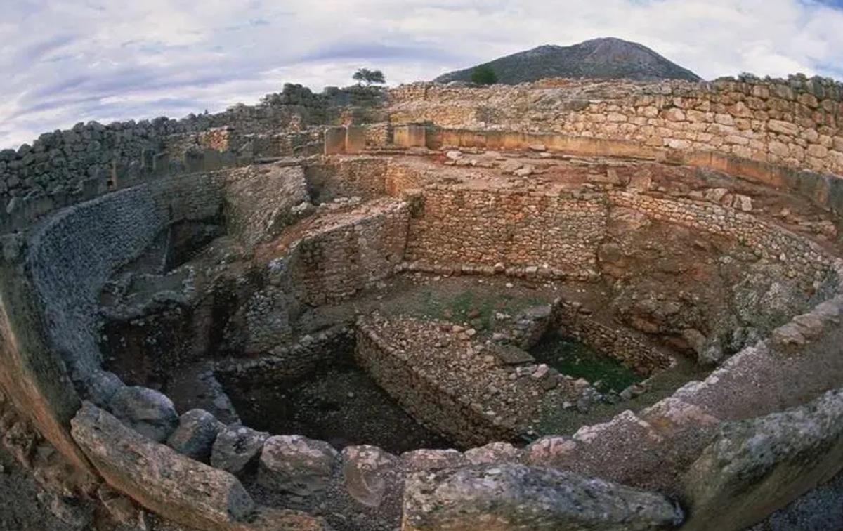 How did the Cretan War start, and how did it change Crete and Greece ...
